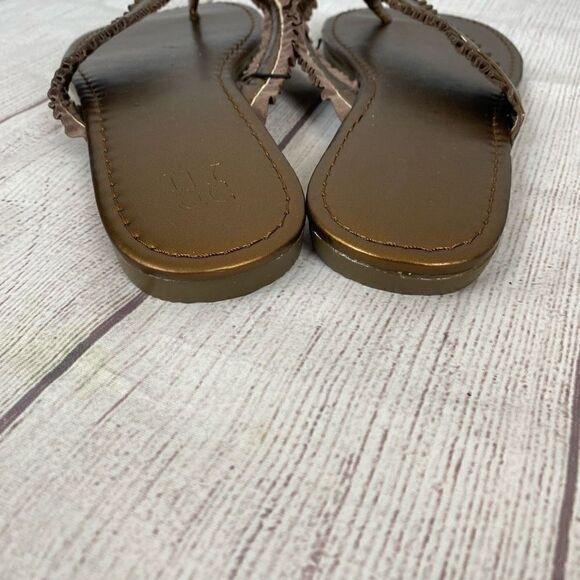New York & Co new w/tags slip on ruffle strap flip flops bronze color women sz 8 - Picture 4 of 11